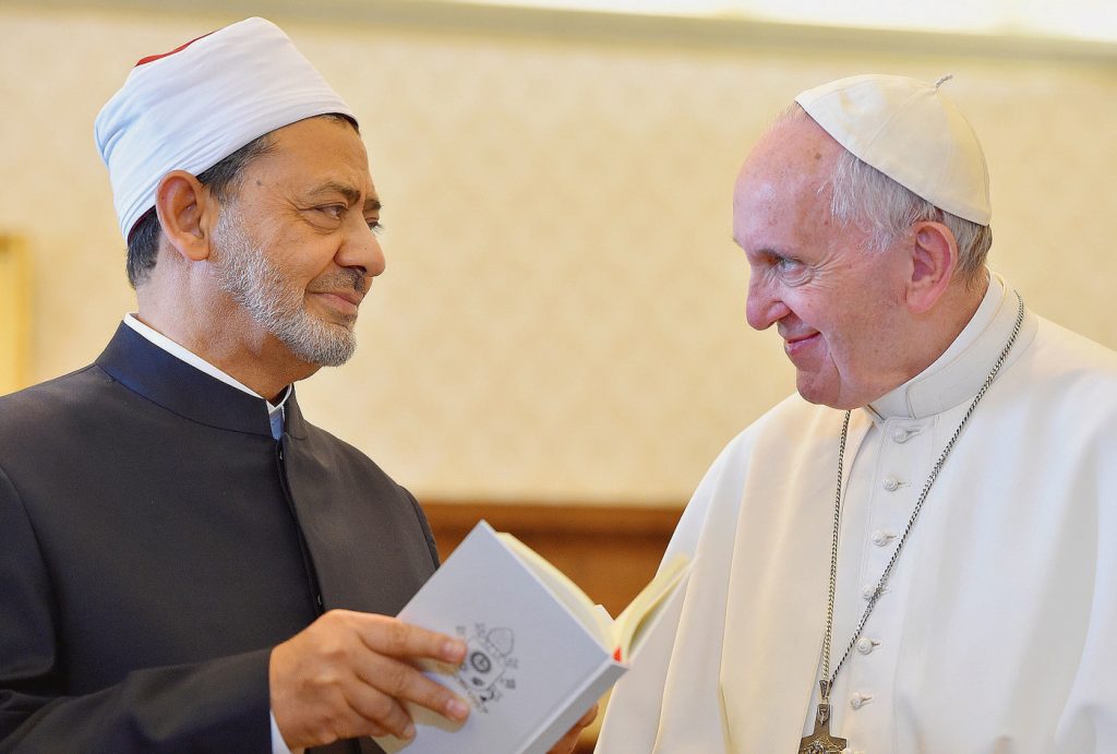 pape-francois-et-imam-al-tayeb-la-croix